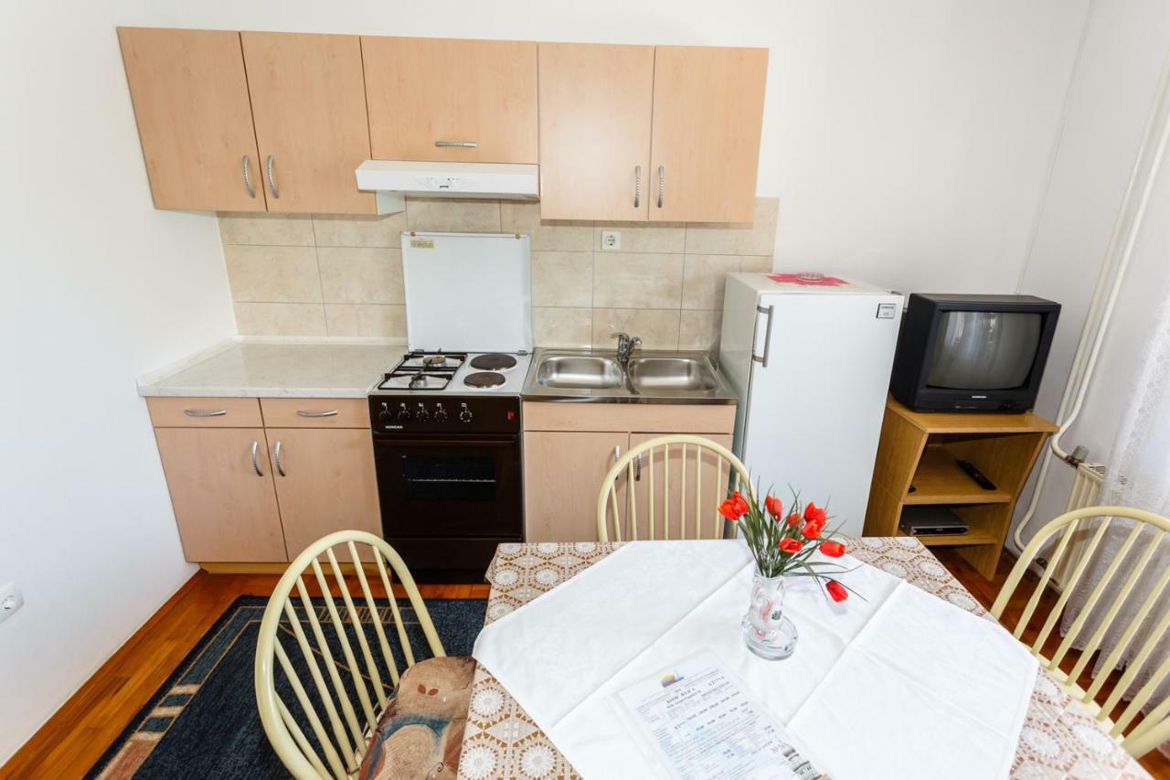 Apartmani Jelica Krk Town Eksteriør bilde