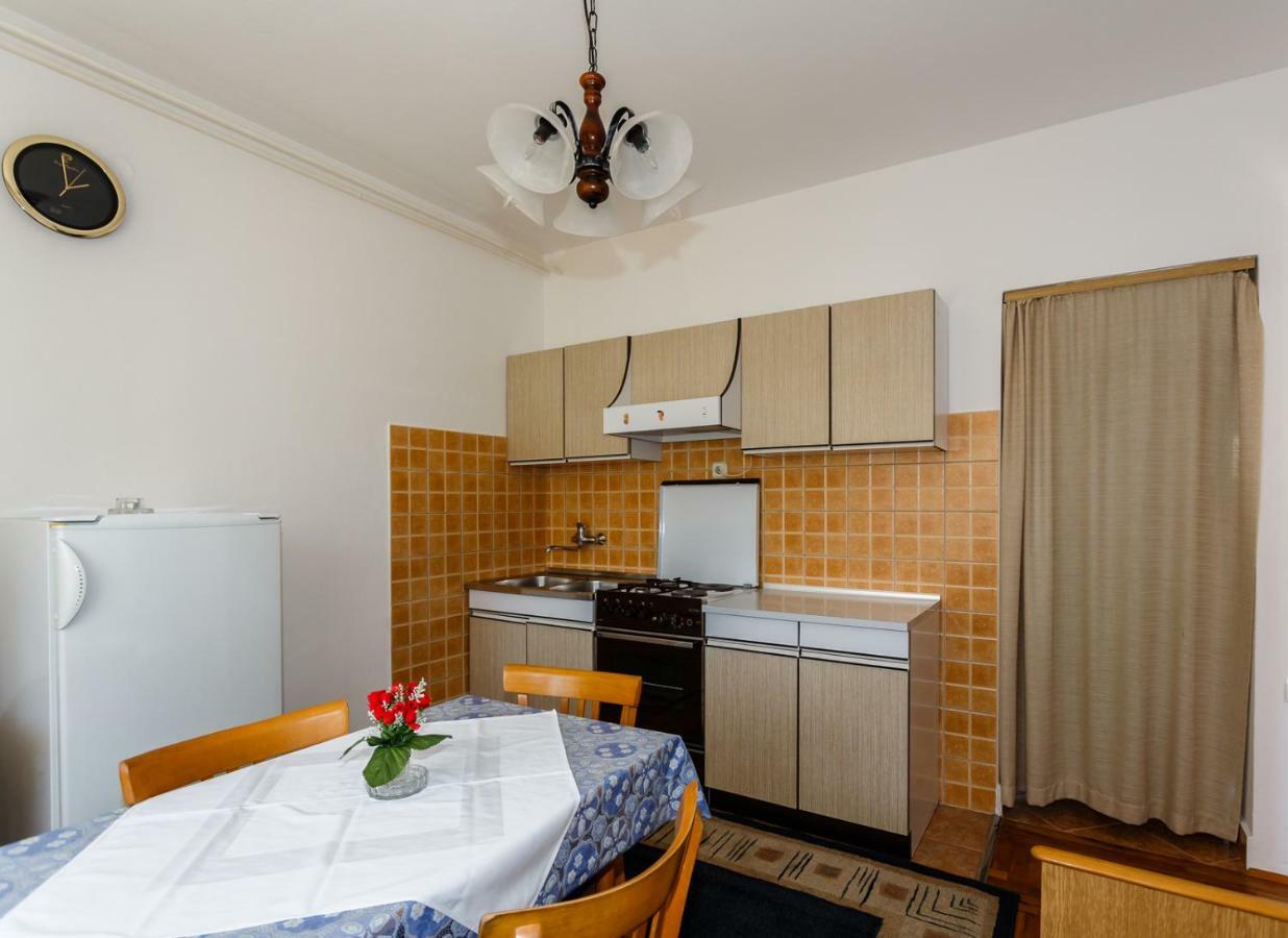 Apartmani Jelica Krk Town Eksteriør bilde