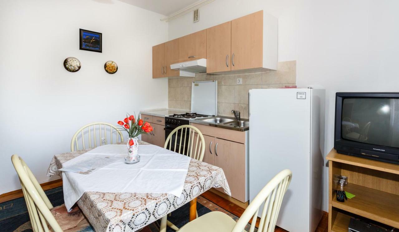 Apartmani Jelica Krk Town Eksteriør bilde